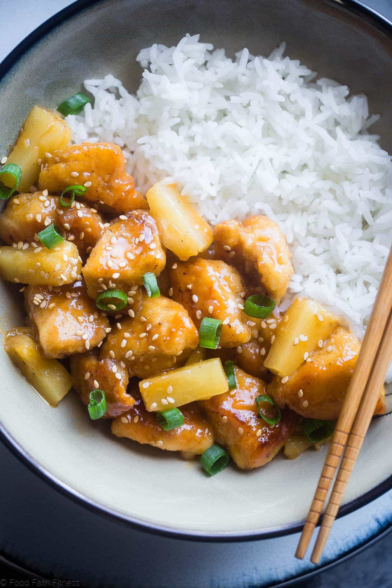  Whole30 Firecracker Pineapple Chicken - This healthy, sweet and spicy chicken is way better than takeout! A gluten free, paleo and whole30 compliant dinner that is always a crowd pleaser! | #Foodfaithfitness | #Paleo #Whole30 #Glutenfree #Healthy