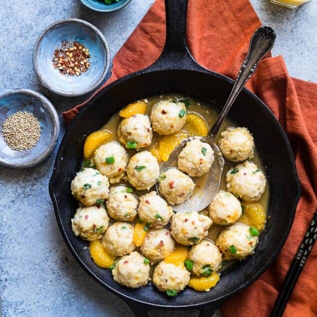 Whole30 Orange Turkey Meatballs - These easy, paleo friendly meatballs taste like Asian orange chicken in meatball form! They're a family friendly gluten/grain/dairy/sugar free weeknight meal, that's under 300 calories! You won't miss the deep frying! | #Foodfaithfitness | #paleo #whole30 #glutenfree #meatballs #healthy
